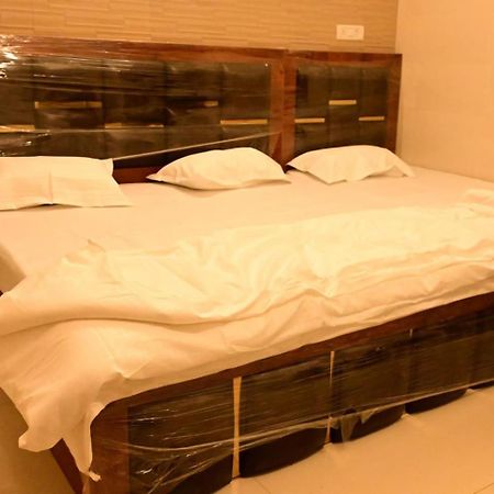 Hotel Sri Ram Lalla International Ayodhya Exterior foto