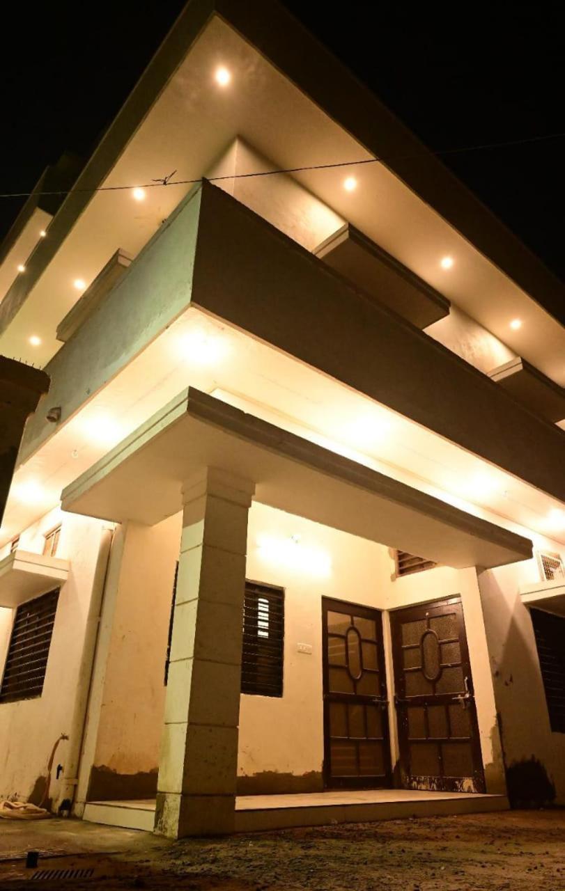 Hotel Sri Ram Lalla International Ayodhya Exterior foto